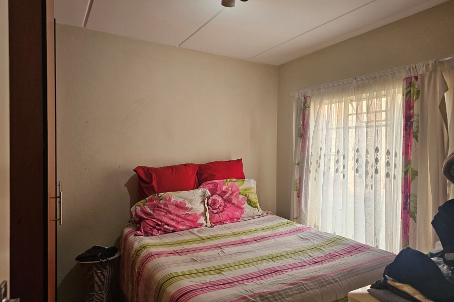 2 Bedroom Property for Sale in Waterval East North West
